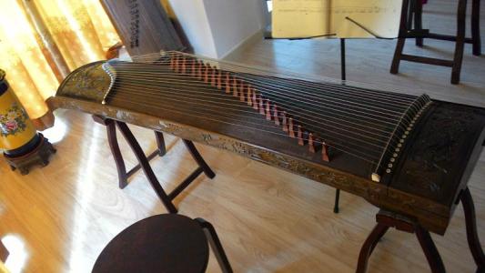 深圳古筝培训班费用多少钱？