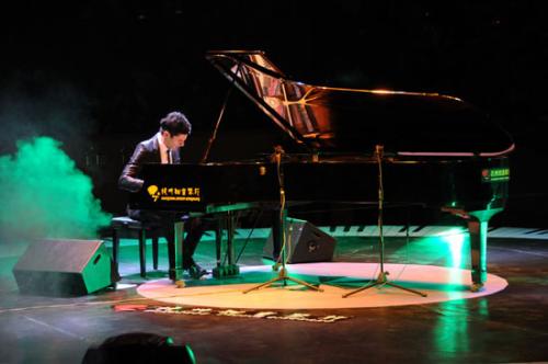 福州学钢琴培训班多少钱？免费领取钢琴体验课