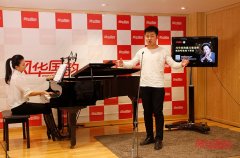 学声乐必须会弹钢琴吗？