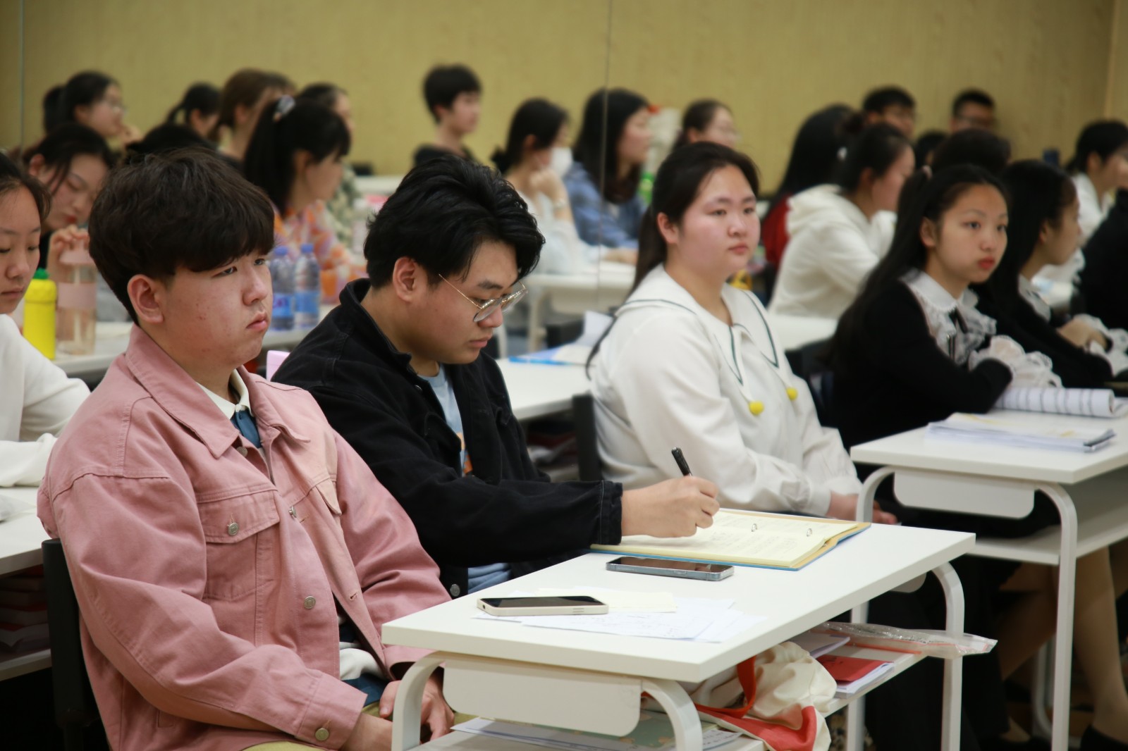 聲樂專業(yè)藝考考什么（要考鋼琴嗎）