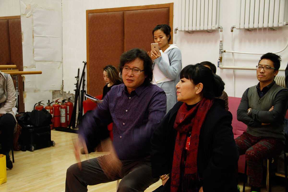 戴玉强老师、殷秀梅老师莅临风华国韵指导《伤逝》排演 