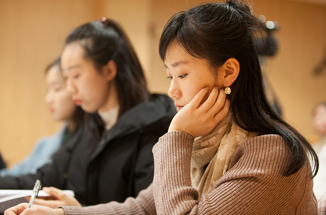 唱響青春的旋律——聲樂匯報(bào)演出圓滿結(jié)束