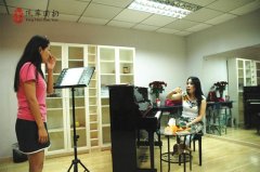 第五屆孫秀葦&Roumen國(guó)際聲樂(lè)大師班上課精彩照片