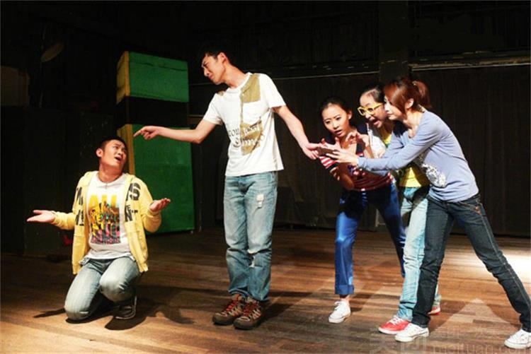 表演综合素质修养：注意力的训练