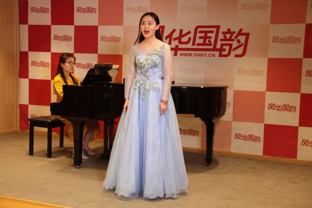 歌唱發(fā)聲訓(xùn)練——練習(xí)曲