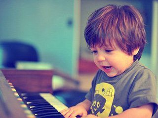那种性格的孩子适合上钢琴课