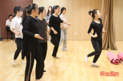 民族舞基本功教学步骤动作教程
