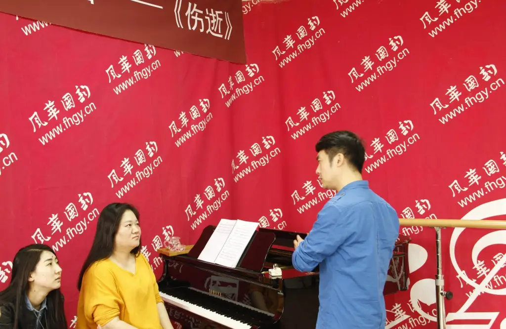 董志强导演为演修班学员进行提升教学