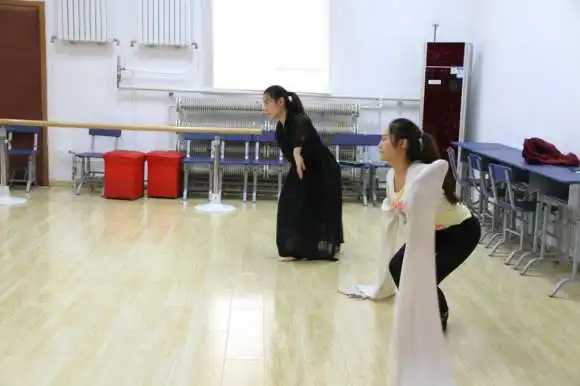 在形体专业考试时如何给评委留下好印象
