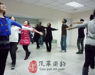 表演课上 笑语满堂