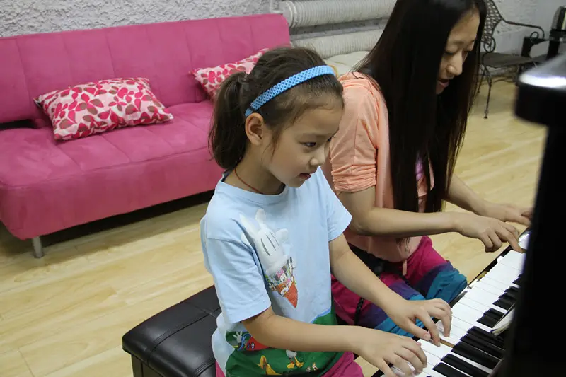 孩子学习钢琴的好处