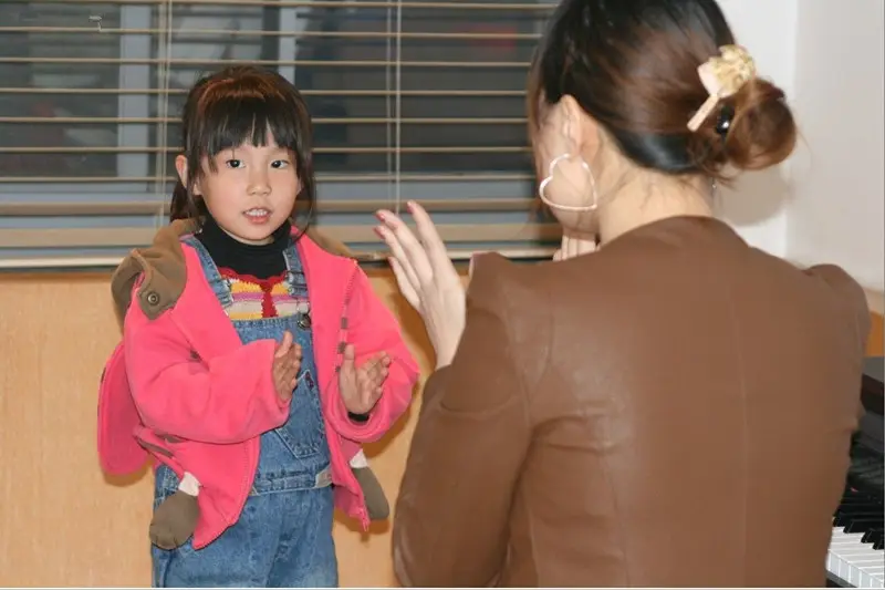 如何利用声乐开展少儿的审美教育