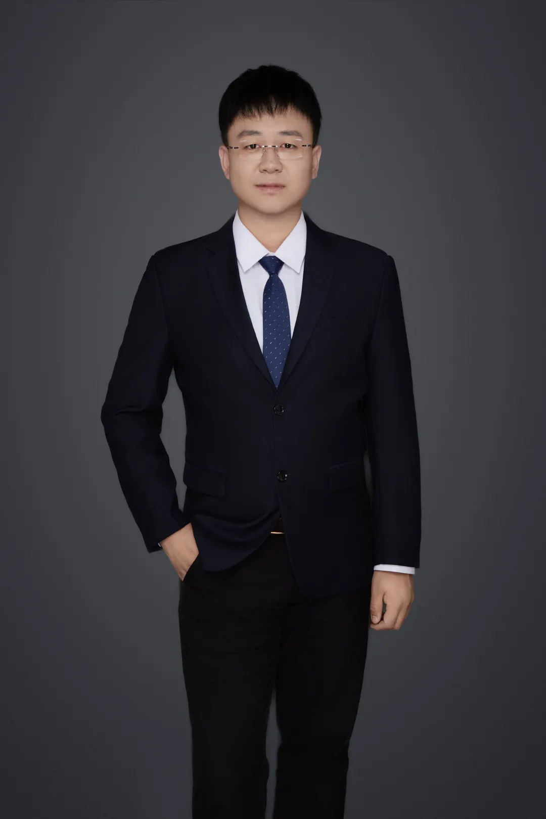 殷登巍