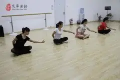 优美是如何炼成的---走进风华国韵形体课