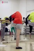 風華國韻的學員們痛并快樂著的形體課