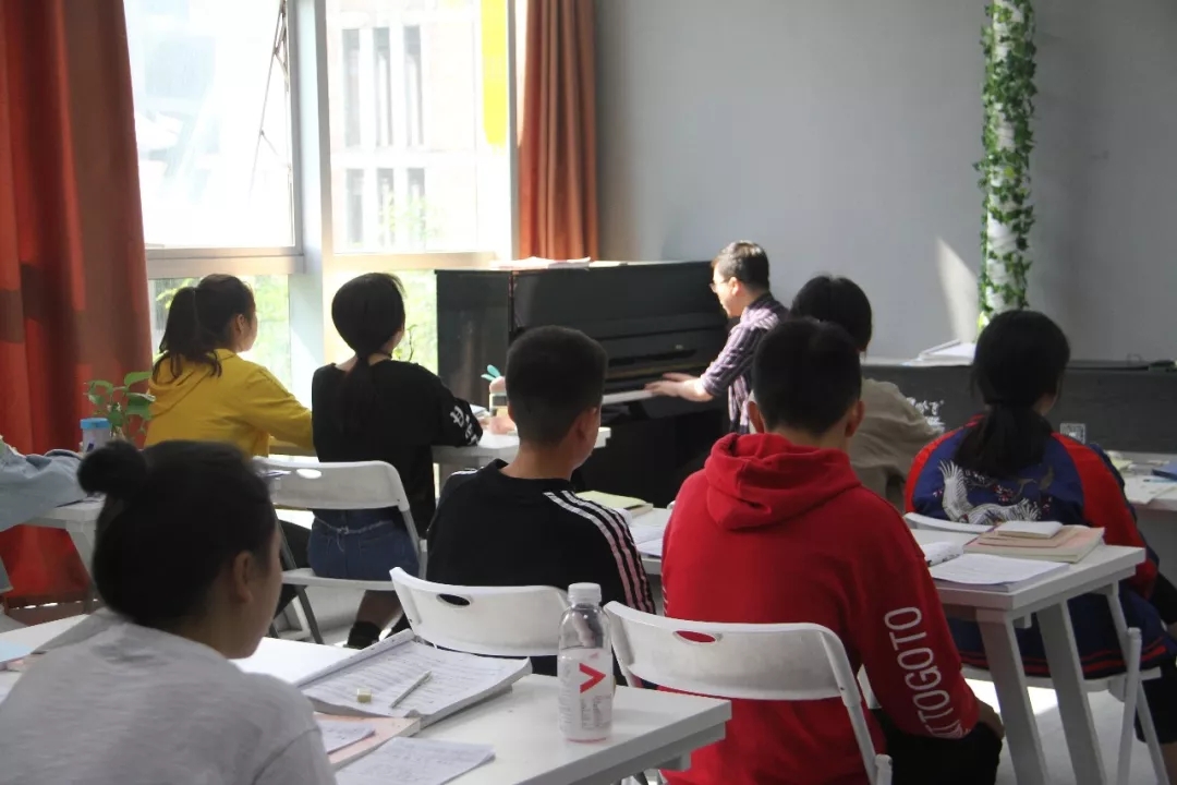 瑞典著名男高音毕约林对年轻歌唱者的一些建议