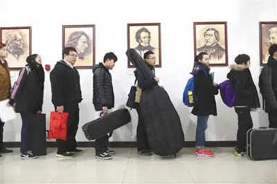钢琴学习初期如何正确引导学员