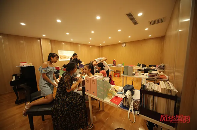 艺术生：选择综合类大学，还是艺术类院校？