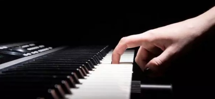 学钢琴必须要学乐理吗？